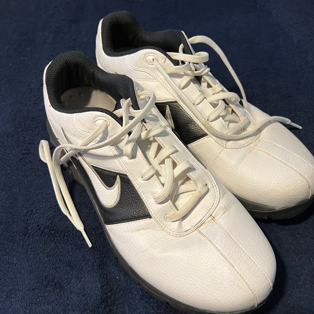 Men’s Nike golf shoes 10.5